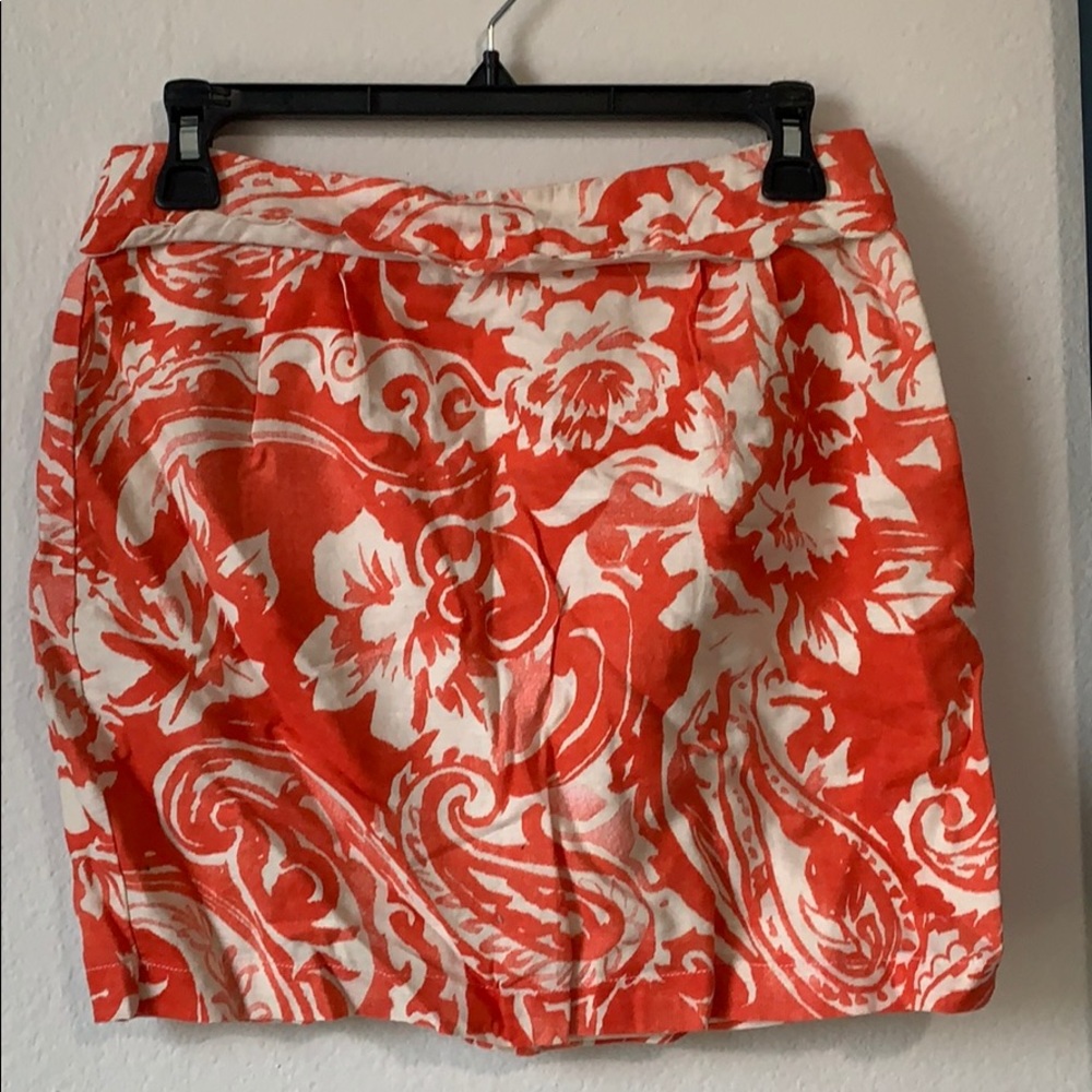 Pattern mini skirt with scallop detail